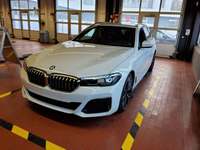 Skats no kreisās puses priekšā