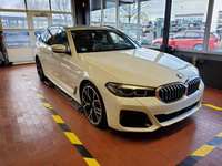 Skats no labās puses priekšā