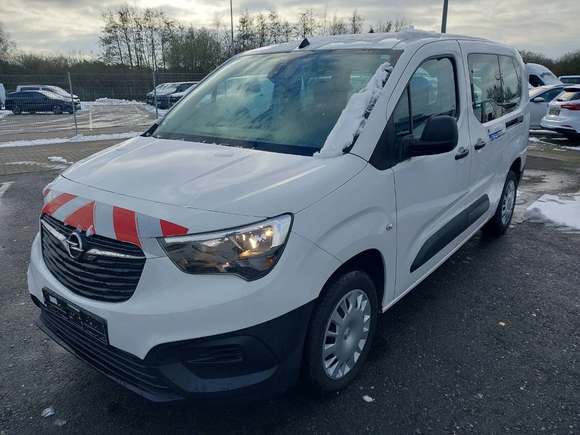 Вид спереди слева