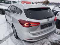 Вид сзади слева