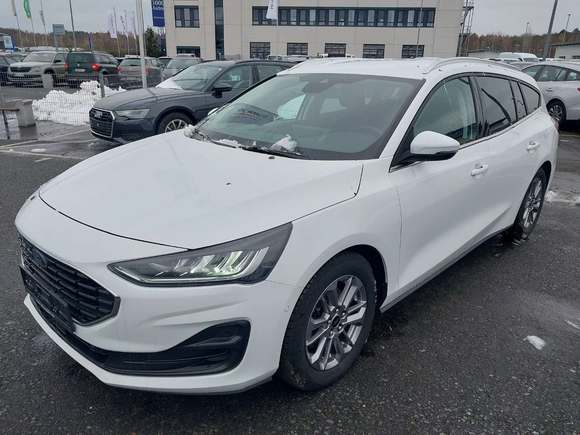 Вид спереди слева