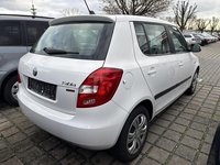 Skats no labās puses aizmugurē