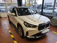 Skats no labās puses priekšā