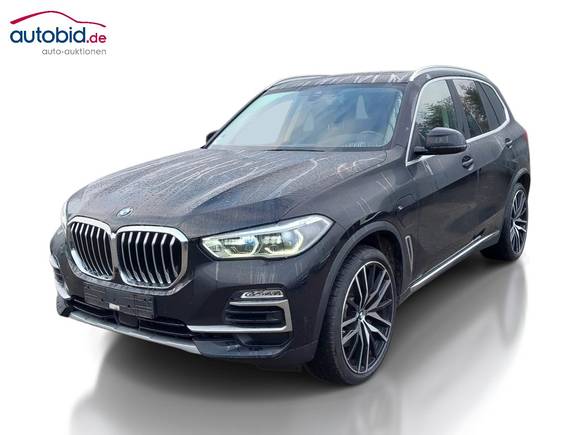 Skats no kreisās puses priekšā