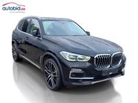 Skats no labās puses priekšā