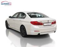 Vue de l’arrière gauche