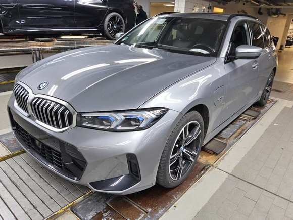 Pogled od napred levo