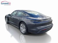 Vaade tagant vasakult