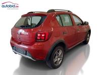 Skats no labās puses aizmugurē