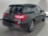 Skats no labās puses aizmugurē