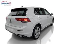 Skats no labās puses aizmugurē