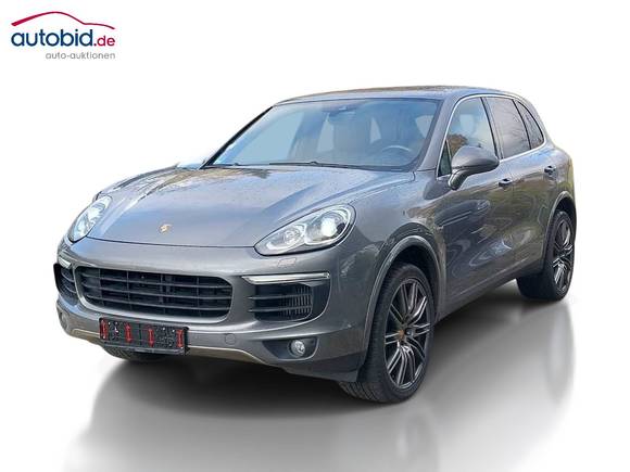 Skats no kreisās puses priekšā