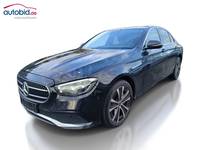 Skats no kreisās puses priekšā