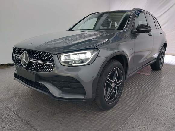 Skats no kreisās puses priekšā