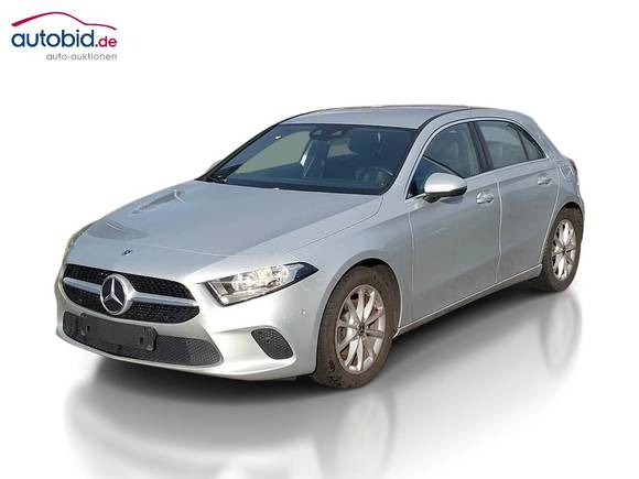 Skats no kreisās puses priekšā