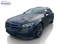 Skats no kreisās puses priekšā