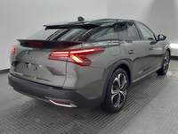 Skats no labās puses aizmugurē