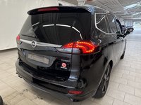 Skats no labās puses aizmugurē