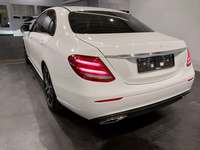 Vaade tagant vasakult