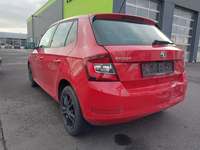 Vaade tagant vasakult