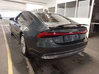 Vaade tagant vasakult