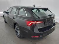 Vaade tagant vasakult