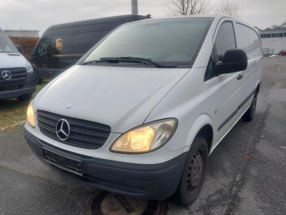 Skats no kreisās puses priekšā