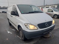 Skats no labās puses priekšā