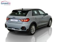 Pogled od pozadi desno