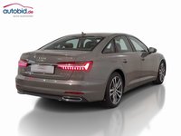 Pogled od pozadi desno