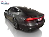 Skats no kreisās puses aizmugurē