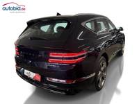 Skats no labās puses aizmugurē