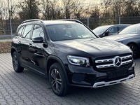 Skats no labās puses priekšā