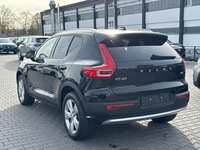 Skats no kreisās puses aizmugurē