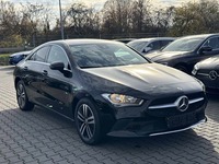 Skats no labās puses priekšā