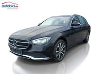 Skats no kreisās puses priekšā