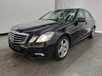 Skats no kreisās puses priekšā