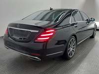 Skats no labās puses aizmugurē