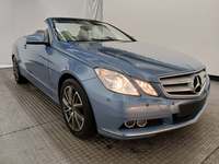 Skats no labās puses priekšā