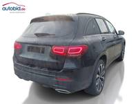 Skats no labās puses aizmugurē