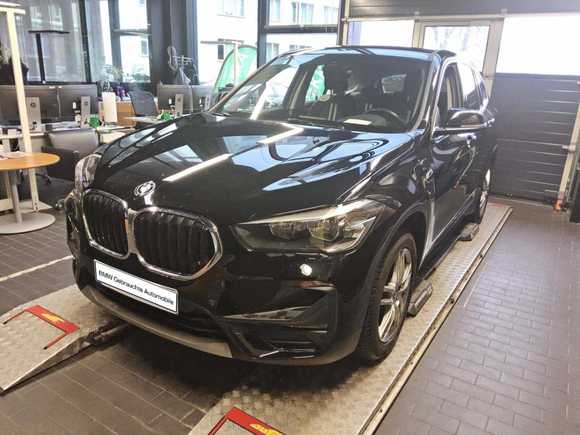 Pogled od napred levo