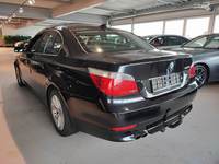 Vaade tagant vasakult