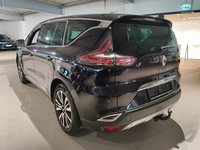 Vaade tagant vasakult