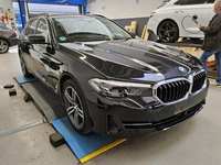 Skats no labās puses priekšā