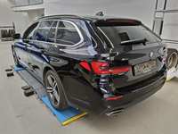 Skats no kreisās puses aizmugurē