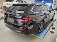 Skats no labās puses aizmugurē