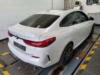 Skats no labās puses aizmugurē