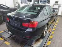 Skats no labās puses aizmugurē