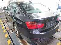 Skats no kreisās puses aizmugurē