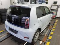 Skats no labās puses aizmugurē